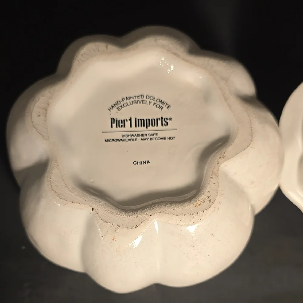 Pier‎ 1 Hand Painted Dolomite Ceramic Lidded Distressed White Pumpkin